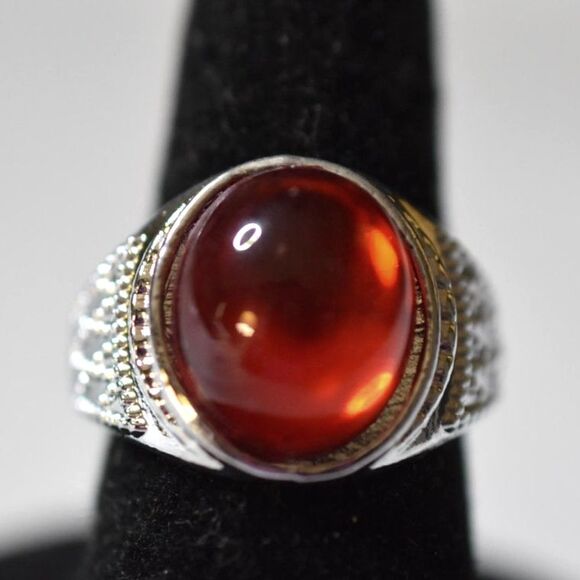 Vivid Red Oval Stone Inlay Diamond Design Etched Band Sizes 4.5,5.5 & 6.5 Rings - Picture 1 of 4